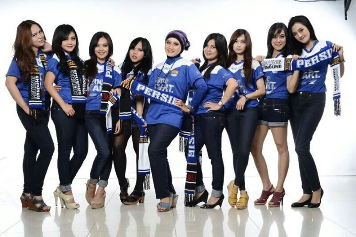 Lady Vikers, Mojang Bandung Pendukung Persib yang Adem Dilihat