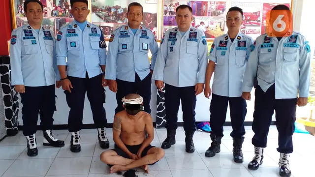 Kepala Lapas Kelas IIB Boalemo Giyono bersama jajaran saat memimpin sidak di dalam blok tahanan (Arfandi Ibrahim/Liputan6.com)