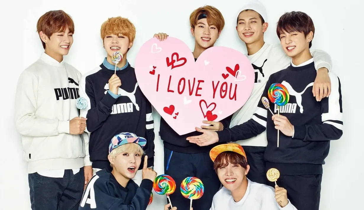 Beberapa ARMY dan model Spanyol, Manu Rios mengaku jika mereka melihat aksi BTS melalui streaming. Model sekaligus penyanyi itu juga mengaku sangat suka dengan lagu-lagu BTS. (Foto: Soompi.com)