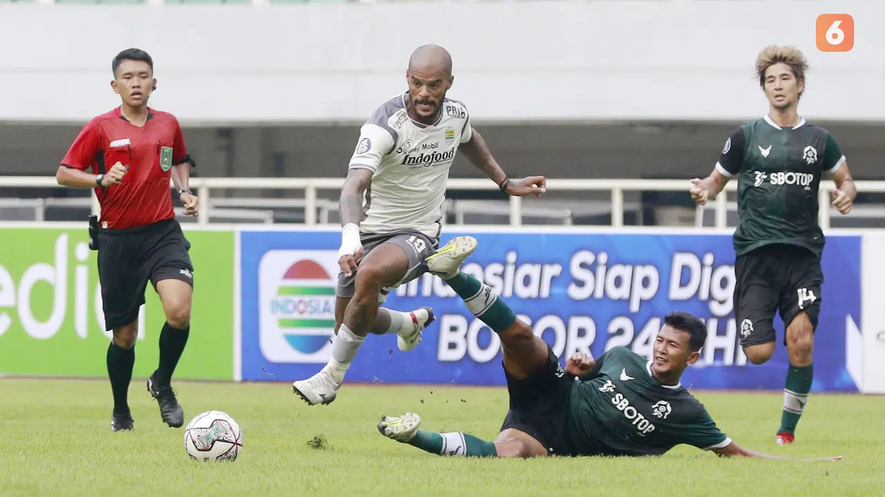 Foto: David da Silva Borong 2 Gol, Persib Bandung Bungkam Persikabo 1973 di Laga Uji Coba