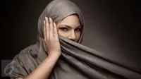 Intip kiprah 4 hijaber dunia yang menginspirasi banyak orang melalui dunia fashion dan makeup (iStockphoto)