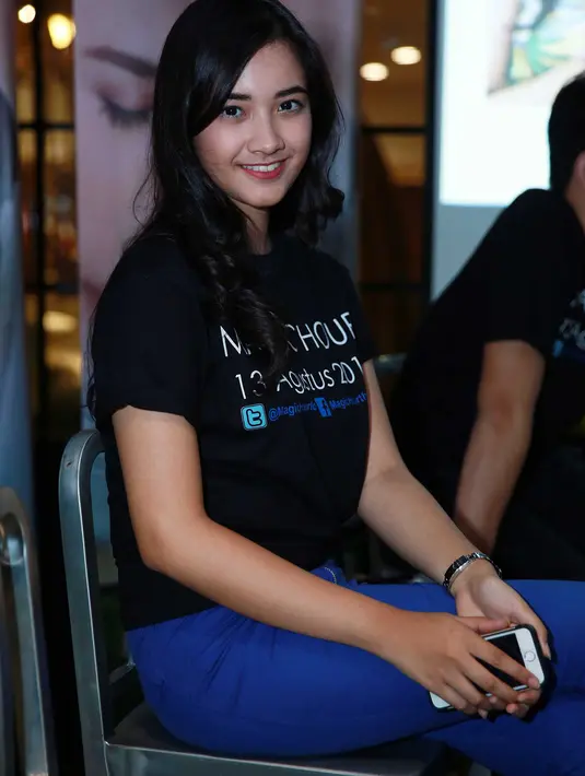 Meski tidak memiliki pengalaman dalam berakting, dengan modal niat belajar yang kuat, Nadia Arina semakin memantapkan langkahnya dalam dunia entertain. (Deki Prayoga/Bintang.com)