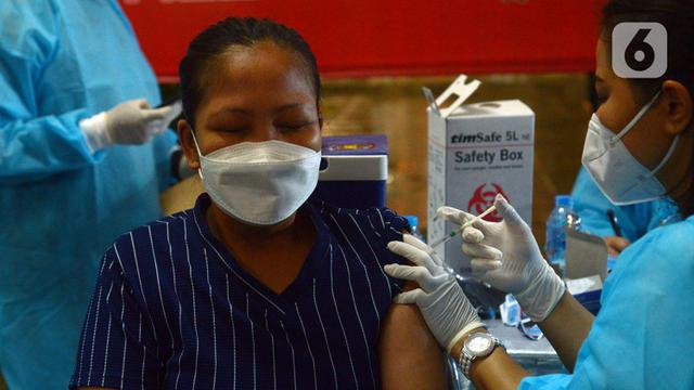 FOTO: Jadi Syarat Mudik, Polda Metro Jaya Gelar Vaksinasi Booster