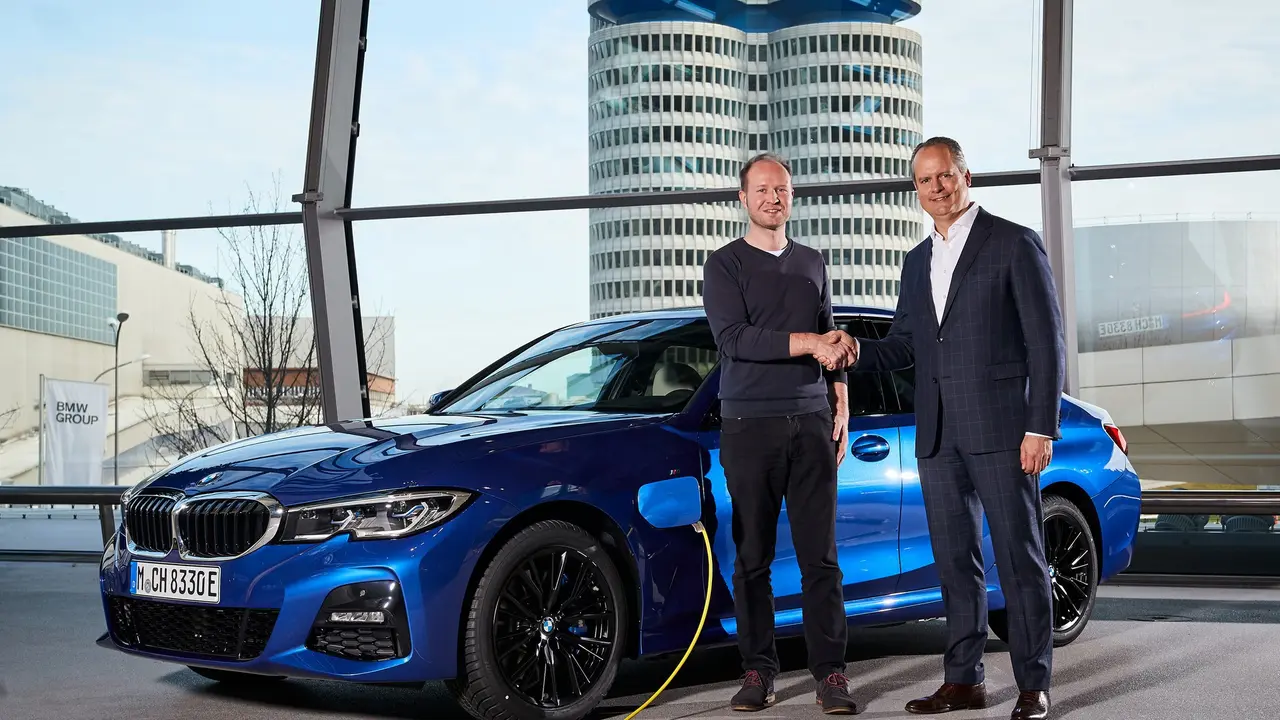 BMW Sindir Pemilik Tesla Soal Pemesanan Kendaraan Listrik (Carscoops)