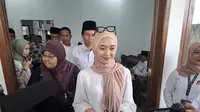 Bakal calon Wakil Gubernur Lampung, Jihan Nurlela diwawancarai wartawan di Kantor Bappilu Gerindra Lampung. Foto: (Liputan6.com/Ardi).