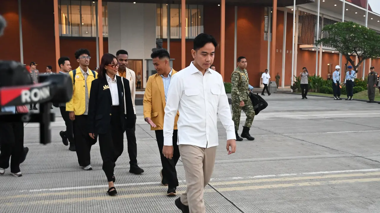 Wakil Presiden (Wapres) Gibran Rakabuming memboyong lima perwakilan mahasiswa dalam kunjungan kerja (kunker).