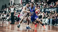 Satria Muda Pertamina Bandung berhasil meraih kemenangan 79-64 atas Rans Simba Bogor pada laga lanjutan IBL 2026 di Gymnasium Sekolah Vokasi IPB, Bogor, Minggu (18/01/2026) malam WIB. (dok. Satria Muda Pertamina Bandung)
