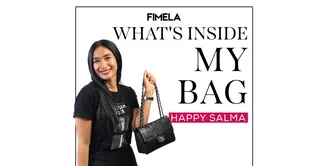 Happy Salma membongkar barang-barang di dalam sling bag hitamnya. Meski kecil, ternyata isinya muat banyak! Penasaran ada apa saja di dalamnya? Yuk, tonton videonya!