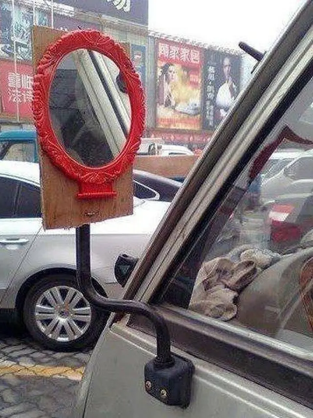 6 Potret Cermin Dijadikan Spion Ini Nyeleneh, Jadi Perhatian Pengendara