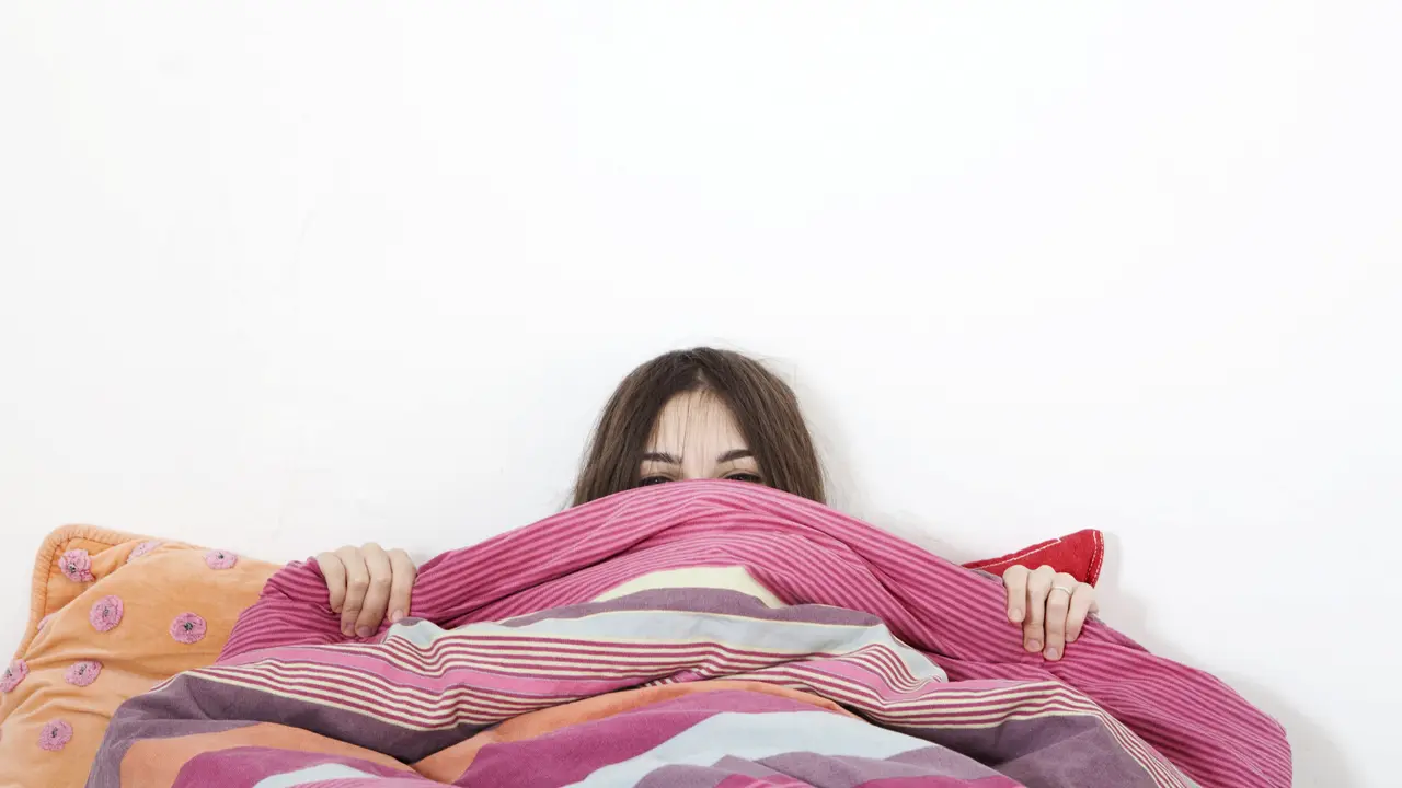 Mengapa Saat Bangun Tidur Suara Jadi Lebih Seksi?