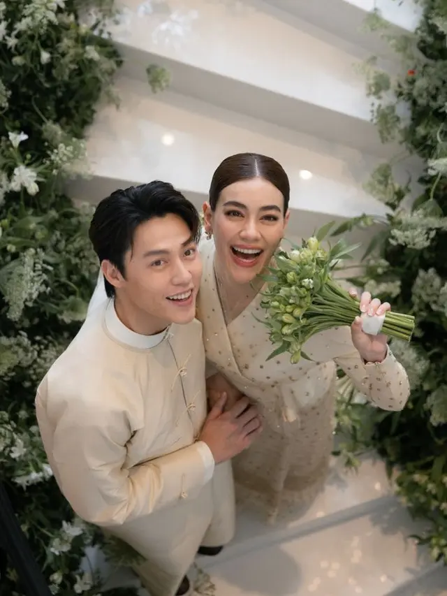 Pertunangan Aktris Kimberley Anne dan Mark Prin Kental budaya Thailand yang baru terungkap. [@mark_prin]