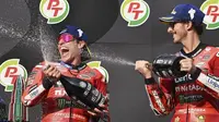 Pembalap Ducati Lenovo Team, Marc Marquez dan Pecco Bagnaia (c) AP Photo/Kittinun Rodsupan