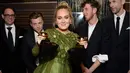 Tidak hanya soal piala penghargaan yang dipatahkan, namun beberapa kali penampilannya dala Grammy Awards, Adele memang pernah mengalami ketidakberuntungannya dalam penampilannya. (AFP/Bintang.com)
