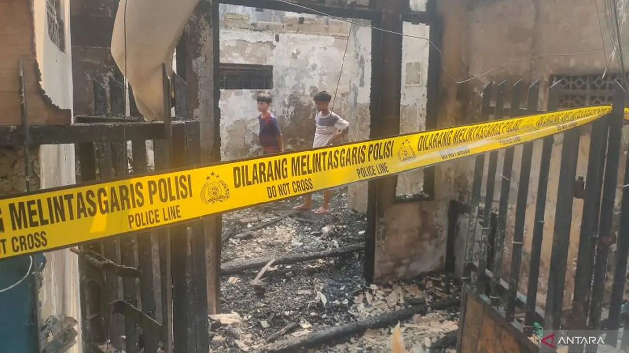 kebakaran perumahan warga di Tambora