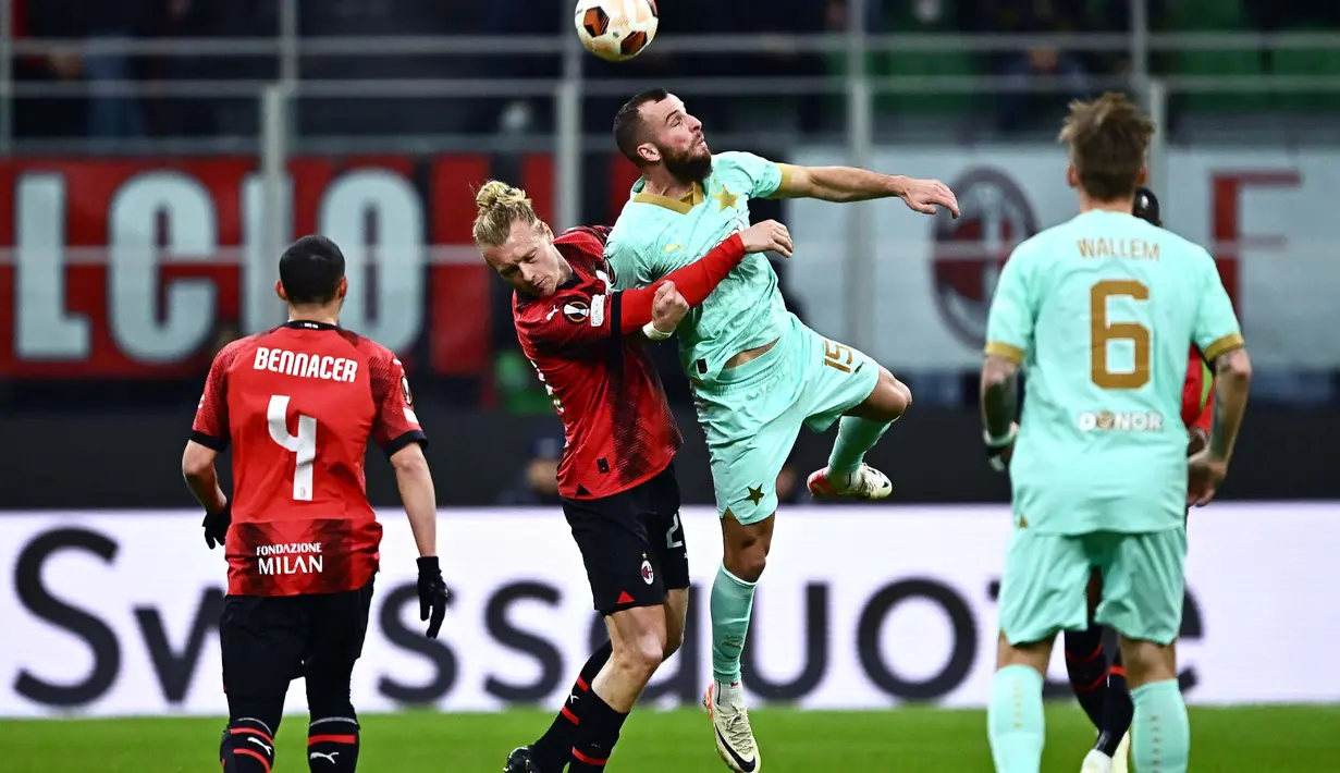 Gol Christian Pulisic di menit ke-85 menutup kemenangan AC Mian atas SK Slavia Praha di Stadion San Siro. (GABRIEL BOUYS/AFP)