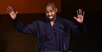 Belum lama ini Kanye West menjalani perawatan intensif di rumah sakit lantaran gangguan mental yang dideritanya. Berangsur pulih, Kanye pun mulai kembali berkreasi dalam musik. (AFP/Bintang.com)