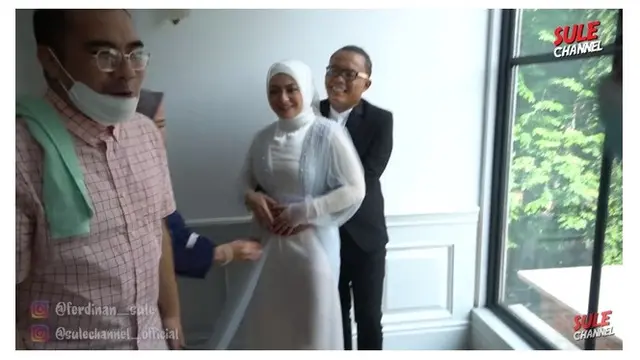8 Potret Prewedding Sule dan Nathalie Holscher, Mesra Banget