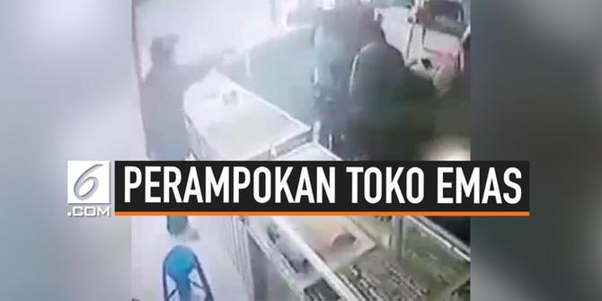 VIDEO: Rekaman CCTV Perampokan Emas Rp 4,5 Miliar di Grobogan