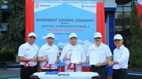 BUMN operator pelabuhan di Indonesia, Pelindo III, menjalin kerja sama pendidikan dan pelatihan pegawai operasional dengan Pelabuhan Johor di Malaysia.
