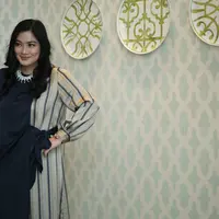 Sambut Ramadan, Titi Kamal Bersama Kami. Luncurkan Koleksi Terinspirasi Perjalannya Bersama Christian Sugiono 