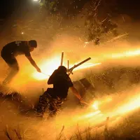 Perang Kembang Api, Chios, Yunani. (Youtube)