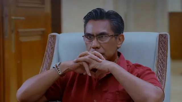 Di Antara Dua Cinta