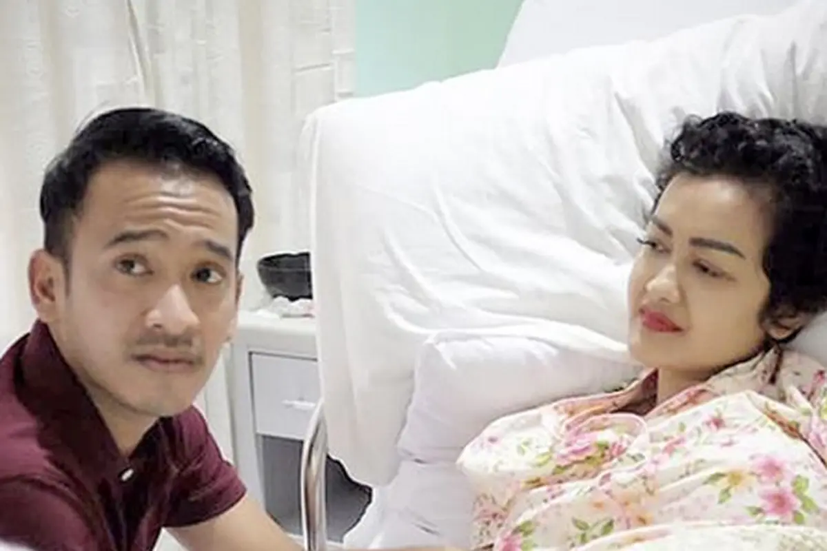 [Bintang] Ruben Onsu dan Julia Perez