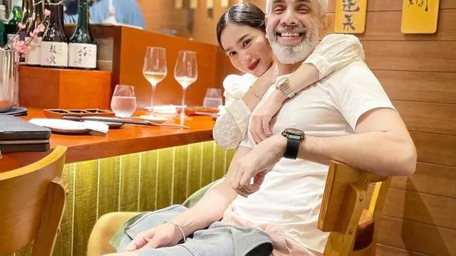 Bunga Zainal Jadi Pengusaha