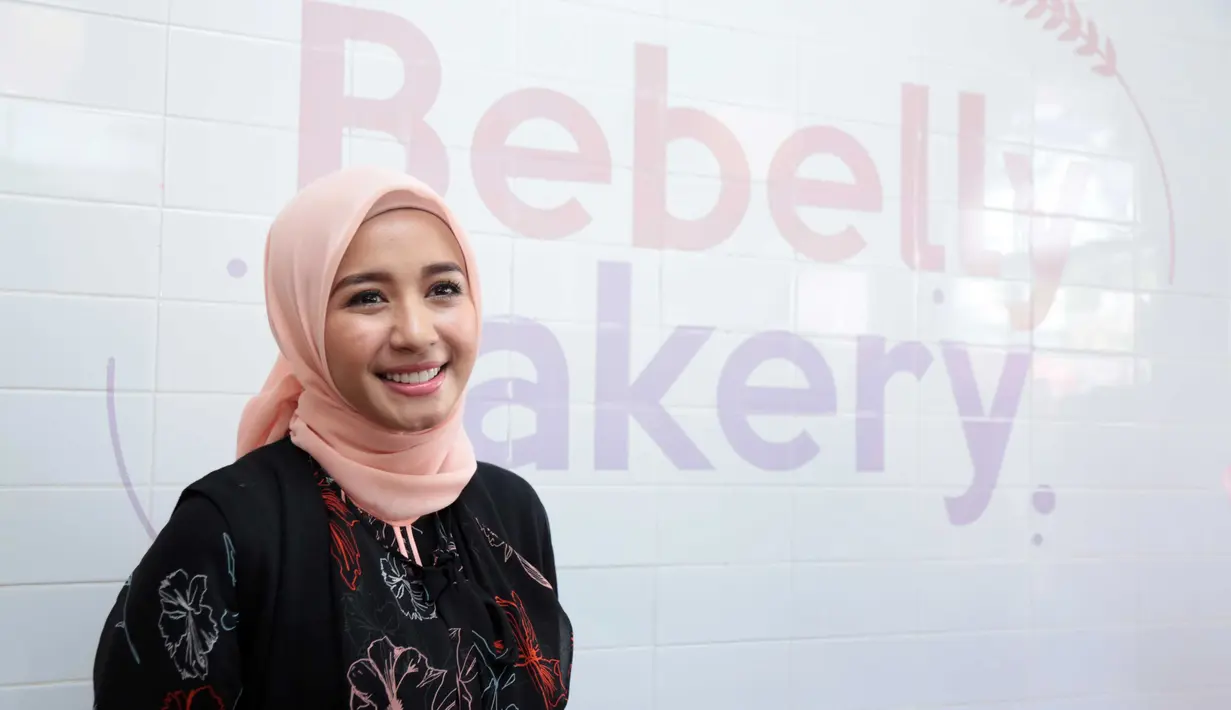 Resmi menjadi seorang istri tak membuat Laudya Cynthia Bella membatasi aktifitasnya sebagai seorang selebriti. Terlebih belakangan ini Bella mulai mengembangkan kariernya sebagai pebisnis. (Nurwahyunan/Bintang.com)