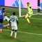 Josko Gvardiol #4 dari Kroasia mencetak gol yang kemudian dianulir setelah tinjauan VAR selama pertandingan babak 32 besar Piala Dunia 2026 antara Portugal dan Kroasia di Stadion Toronto pada 3 Juli 2026 di Toronto, Ontario. (Mattia Ozbot/Getty Images via AFP)