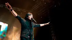 Dalam setiap penampilan panggungnya, pelantun lagu Mengejar Matahari ini selalu sukses membius para penonton dengan suaranya merdunya. (Liputan6.vom/IG/@ari_lasso)
