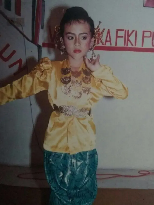 6 Potret Lawas Soimah saat Masih Sekolah, Nyentrik Sejak Kecil