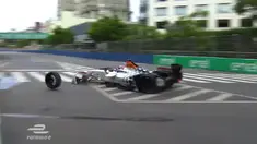 Berita video mengenai tabrakan dan bagaimana ini menjadi tantangan Rio Haryanto di ajang Formula E musim depan.