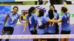 Pebola voli putri Jakarta Electrik PLN meluapkan kegembiraan usai mencetak angka dari tim Jakarta Pertamina Energi pada final four Proliga 2017di GOR C'Tra Arena, Minggu (16/4). Jakarta Electrik PLN menang dengan skor 3-1. (Liputan6.com/Yoppy Renato)