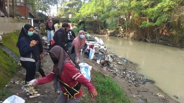 Aksi Bersih Sungai Babura Medan