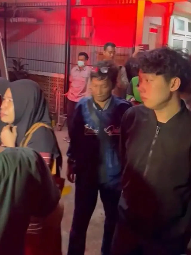 6 Potret Willie Salim Beri Bantuan untuk Ibu Affan Kurniawan Ojol Korban Brimob