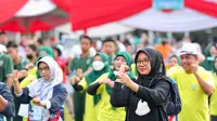 Bupati Banyuwangi IPuk Fiestiandani merayakan Hari Kesehatan Nasional di Taman Blambangan Banyuwangi. (Hermawan/Liputan6.com)