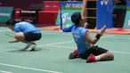 Ganda putri Indonesia Apriyani Rahayu/Siti Fadia Silva Ramadhanti berselebrasi usai mengalahkan Zhang Shu Xian/Zheng Yu dari China pada pertandingan final turnamen bulu tangkis Malaysia Open di Bukit Jalil Axiata Arena, Kuala Lumpur, Malaysia, Minggu (3/7/2022). Apri/Fadia menang dengan skor 21-18, 12-21, dan 21-19. (AP Photo/Vincent Thian)