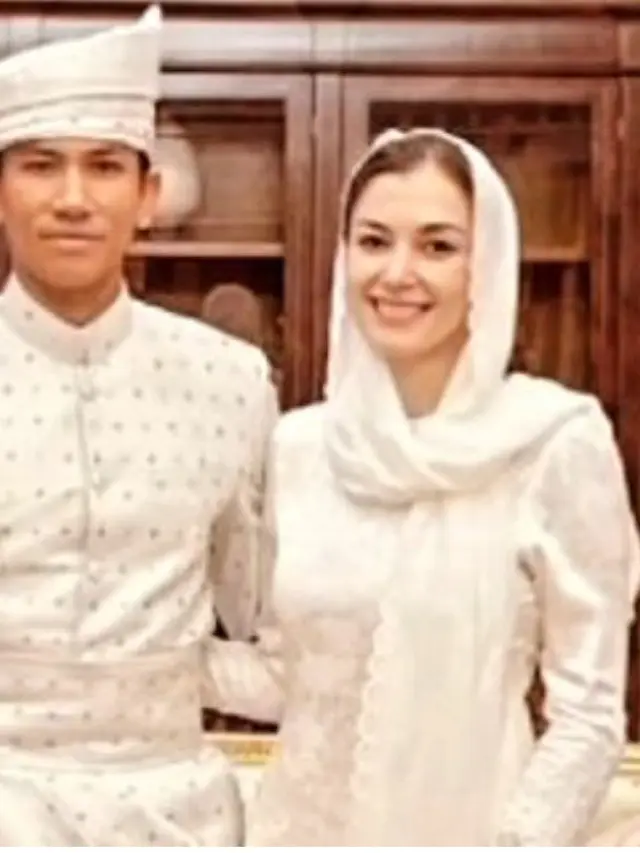 Tampilan Sederhana nan Elegan Anisha Rosnah setelah Akad Nikah.