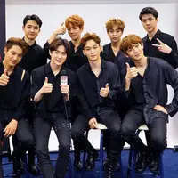 EXO memulai debut resminya pada 8 April 2012 dengan lagu andalan berjudul MAMA. Sejak debut, mereka sudah populer lantaran melakukan promosi di China dan Korea. (Foto: soompi.com)