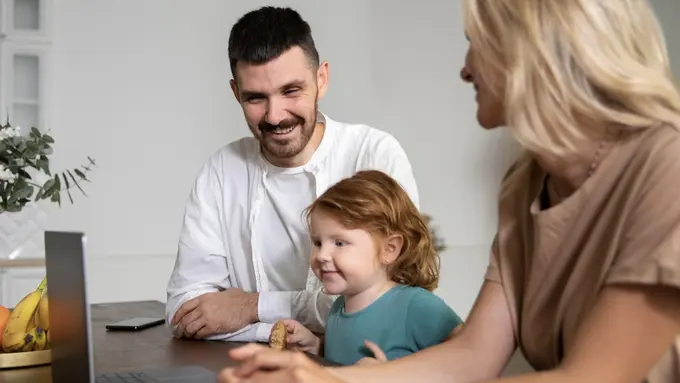 Di era digital, anak-anak memiliki akses tanpa batas ke internet dan berbagai perangkat teknologi.