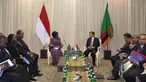 Wakil Presiden Jusuf Kalla (kanan) menerima Wakil Presiden Zambia Inonge Wina (kiri) saat pertemuan bilateral antara Indonesia dengan Zambia dalam rangkaian KTT Asia-Afrika di JCC Jakarta, Selasa (21/4/2015). (Liputan6.com/Herman Zakharia)