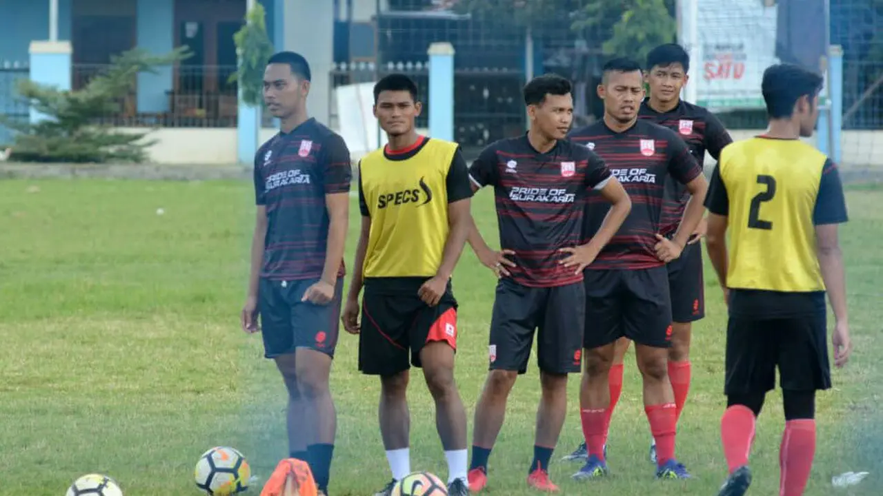 Persis Solo