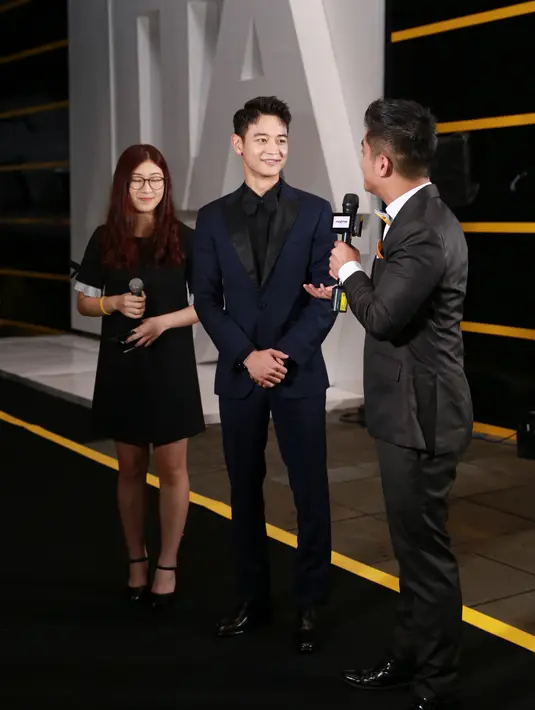 Di malam penganugerahan untuk dunia pertelevisian, Minho SHINee memperoleh penghargaan kategori Special Award untuk kerja kerasnya selama ini dalam menjadi aktor. (Adrian Putra/Bintang.com)