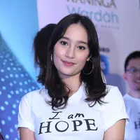Saat dijumpai di acara press screening film ‘I Am Hope’, XXI Epicentrum, Jakarta Selatan, Selasa (9/2/2016), aktris berusia 18 tahun ini mengaku deg-degan dengan perannya sebagai gadis yang didiagnosa penyakit kanker. (Andy Masela/Bintang.com)