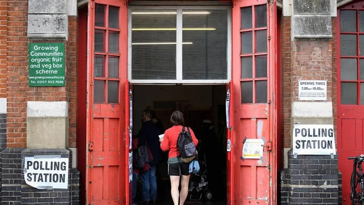 Tempat Pemungutan Suara di Wales
