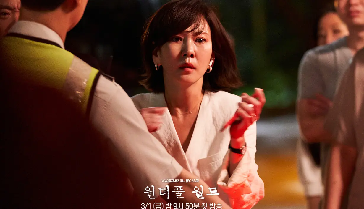 <p>Namun, hidupnya berubah total ketika dia menghukum pelaku yang melukai putranya yang masih kecil. (Foto: Instagram/ mbcdrama_now)</p>
