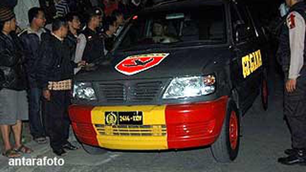 Mobil Gegana Didatangkan ke Lokasi Pengepungan