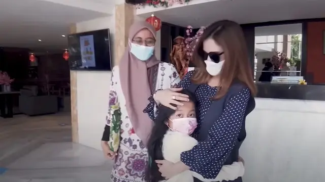 6 Momen Citra Monica Bertemu Keluarga Dylan Sahara di Bali, Disambut Hangat