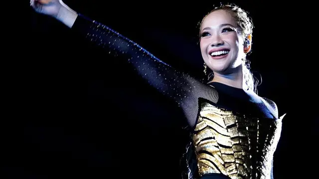 5 Gaya Outfit Bunga Citra Lestari Saat Manggung yang Curi Perhatian, Super Glamor dan Penuh Karisma